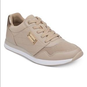 G By Guess Jeryl Beige & Gold Lace-Up Sneakers 👟